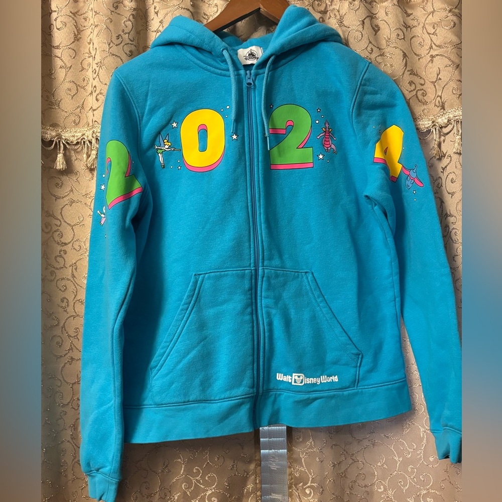 Walt Disney World 2024 Zip Up Hoodie- Medium
